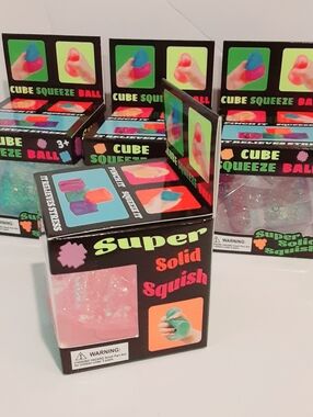 Unlisted Super Solid Squish Cube - Pink